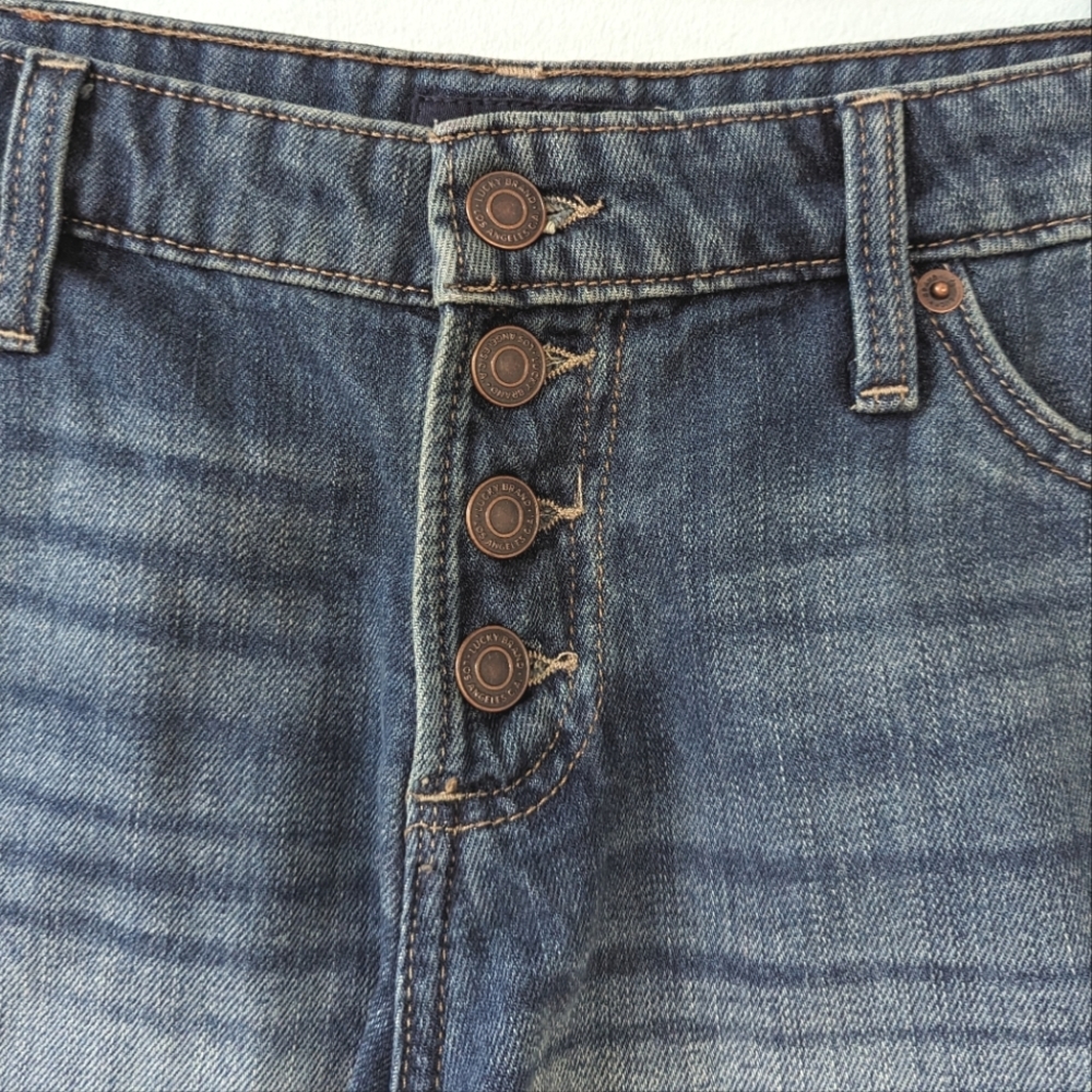Lucky Brand Women's 8/29 The Cut Off Button Fly Denim Shorts - Picture 5 of 10